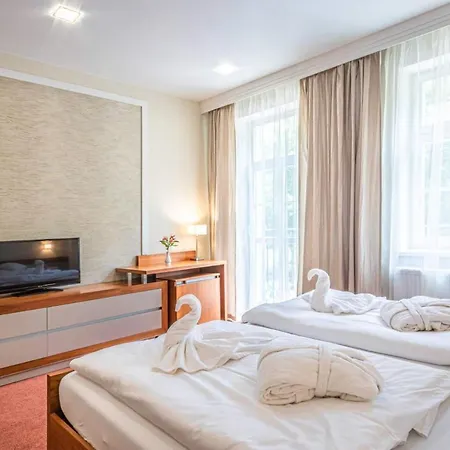 Reza Hotel