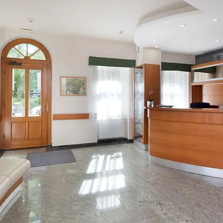 Hotel Reza 4*