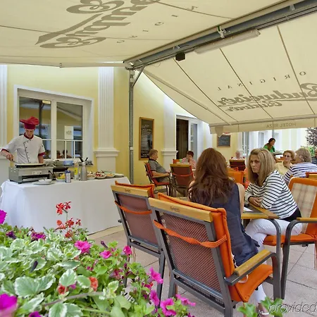 Reza Hotel 4*
