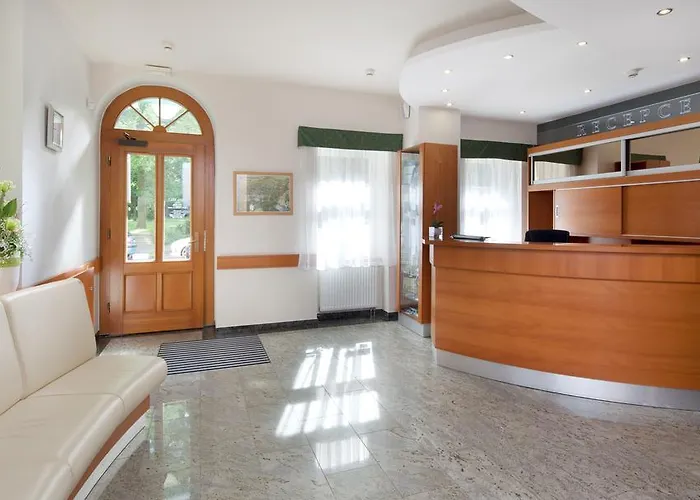 Hotel Reza 4*