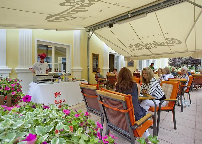 Reza Hotel 4*